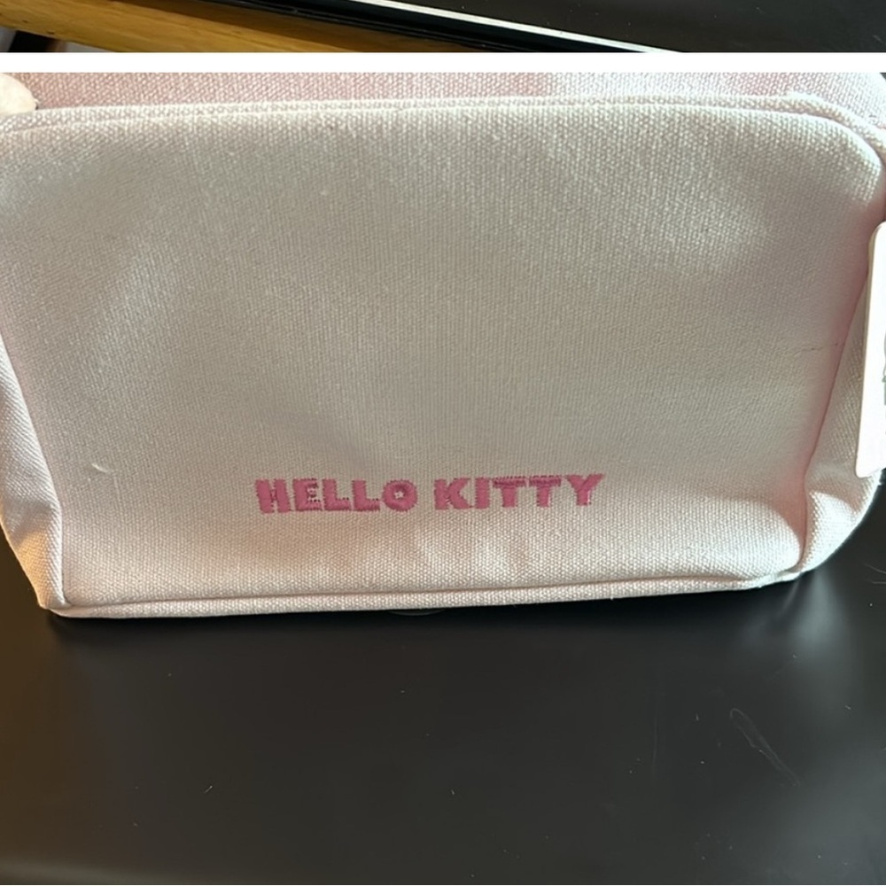 Hello Kitty Canvas Pouch with Red Bow - Picture 2 of 3